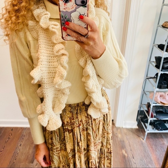 Handmade Knitted Cream Colored Ruffle Winter Fall Scarf - Picture 1 of 9